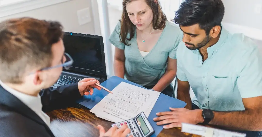 USA Buying Team talking to couple